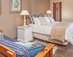 Hotel 18 On Kloof Guest House (Gordons Bay, South Africa)