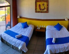 Hotel Pez Vela (Manzanillo, Mexico)