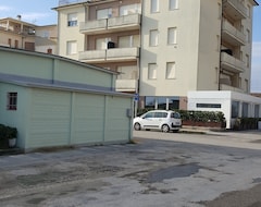 Toàn bộ căn nhà/căn hộ Large Portion Sea View Apartment With Independent Entrance (Senigàllia, Ý)
