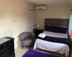 Huoneistohotelli Kardel Vacation Apartments (Portmore, Jamaika)
