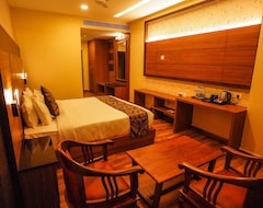 Khách sạn V Five Hotel (Chennai, Ấn Độ)