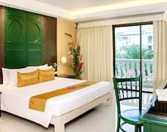 Khách sạn The Old Phuket - Karon Beach Resort - Sha Plus (Karon Beach, Thái Lan)