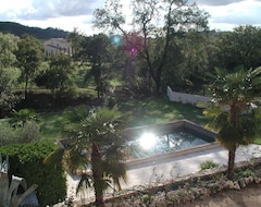 Toàn bộ căn nhà/căn hộ Inviting Natural Stone House (2-6 People), Well-tended Park With A Large Pool (Moulézan, Pháp)