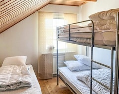 Hele huset/lejligheden 5 Bedroom Home In Lidköping (Lidköping, Sverige)