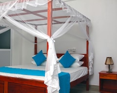 Hotel Savenrose Beach Villa (Matara, Sri Lanka)