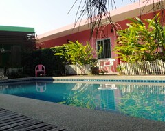 Hotel Rommai Rimnaam Resort (Ranong, Tajland)