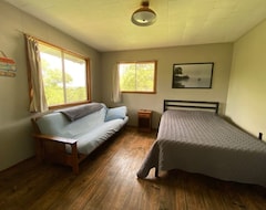 Entire House / Apartment Hickory Grove Hideaway Cabin 10 (Urbana, USA)