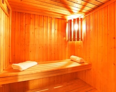 Toàn bộ căn nhà/căn hộ Cozy + Sunny Studio With Beautiful Views Sauna Access! (Loudenvielle, Pháp)
