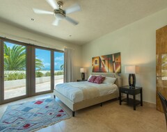 Toàn bộ căn nhà/căn hộ 10,000sq Ft Villa- 5 Suites, Infinity Pool, West End! (Cove Bay, Lesser Antilles)