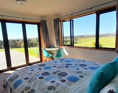 Hotel Top Hill Retreat - With 270 Degrees Stunning Views ! (Blenheim, Novi Zeland)