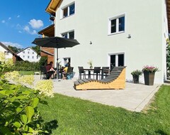 Toàn bộ căn nhà/căn hộ Modern 5-star Holiday Apartment With A Large Living Area Ochsenkopf (Wunsiedel, Đức)