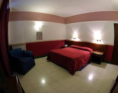 Hotel Iris Crillon (Fiuggi, Italy)