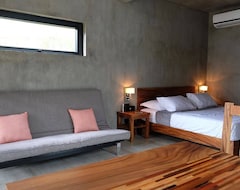 Hotel Veue Beach Cabins (Bolinao, Philippines)