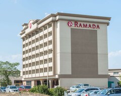 Hotel Ramada By Wyndham Edmonton South (Edmonton, Canada)