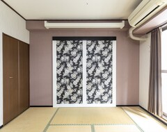Hotel Tour Palace Ryokan Sinsekai (Osaka, Japan)