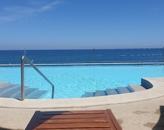 Hotel Costa Villa Beach Resort (San Juan, Filipijnen)