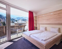 Hotelli Double Room For 3 Adults - Room Only - Hotel Planai By Alpeffect (Schladming, Itävalta)