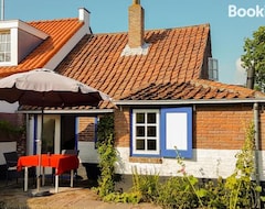 Tüm Ev/Apart Daire Countryside Bliss: Historic Cottage By The Sea (Burgh-Haamstede, Hollanda)