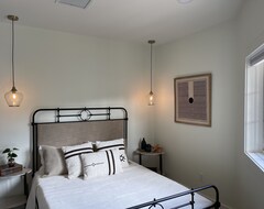 Aparthotel Brand New Construction Luxury Boutique Hotel Suite (New Lexington, EE. UU.)