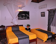Hotel Serenity Lake Front Villa (Colombo, Šri Lanka)