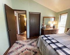 Entire House / Apartment Beautiful Cottage At The Woods Resort, Golf, Spa, Swimming & Resort Amenities (Hedgesville, USA)