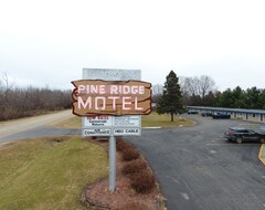 Pine Ridge Motel (Dodgeville, USA)