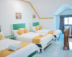 Hotel Villa Excellance Beach and Wave Pool Resort (Tanza, Filipini)