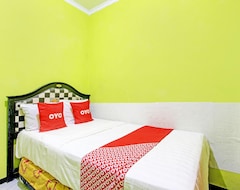 Khách sạn Oyo 92998 Wiludjeng Guesthouse (Sragen, Indonesia)