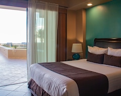 Hotel Ground Floor, Beach Front W/2500 Sq Ft Patio. Steps To Beach And No Elevators! (Puerto Penasco, Mexico)