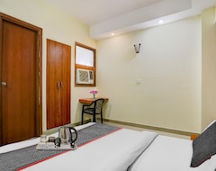 Hotel Capital O 13864 The Royal Stay (Noida, India)