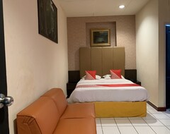 Hotel Oyo 93404 Penginapan Fauziah Syariah (Pinrang, Indonesien)