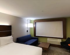 Holiday Inn Express & Suites - Detroit Northwest - Livonia, An Ihg Hotel (Livonia, USA)