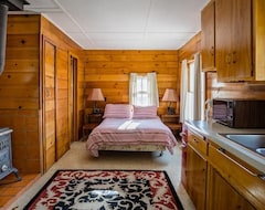Toàn bộ căn nhà/căn hộ Red Cabin @ Stoney Pines (Mountain Mesa, Hoa Kỳ)