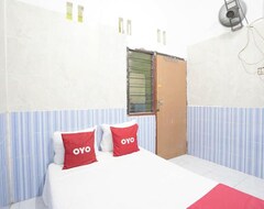 Hotel Oyo Life 93061 Kost Vicky Syariah (Surabaya, Indonezija)
