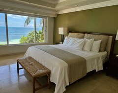 Villa Albatros Oceanfront Luxury Hotelzone (Cancun, Mexico)