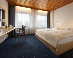Hotel Haus Amedieck (Borchen, Germany)