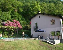 Toàn bộ căn nhà/căn hộ Ticino Villa With Large Pool And Stunning Lake View - On 8,800m² Plot (Arogno, Thụy Sỹ)
