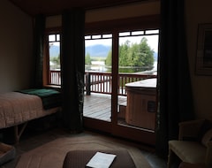 Hele huset/lejligheden Anglers Dream Self Guided Fishing. Private Boat. Dock. Beach. Hot Tub. Fish On! (Ketchikan, USA)