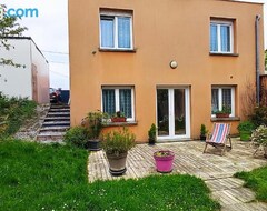 Casa/apartamento entero LE NID chez Agnes et Theo, au calme avec jardin, a 10mn de la cathedrale (Reims, Francia)