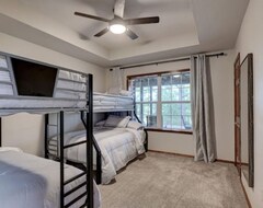 Casa/apartamento entero Rural 6 Bedroom Cabin - With A Hot Tub! (Exeter, EE. UU.)