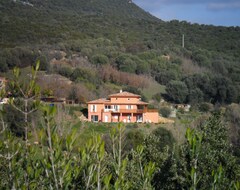 Toàn bộ căn nhà/căn hộ Large Ground Floor Of Villa - Sleeps 4/12 (porto-pollo - Southern Corsica) (Cognocoli-Monticchi, Pháp)