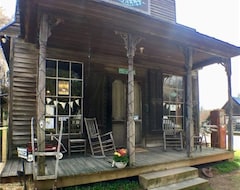 Casa/apartamento entero A Simpler Time: Two Bedroom Apt. Above 1906 General Store In Gold Hill Nc (Rockwell, EE. UU.)