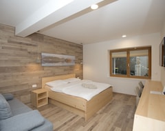 Hotel Vila Alpina - Habitación superior moderna en un entorno tranquilo y natural (Bled, Eslovenia)