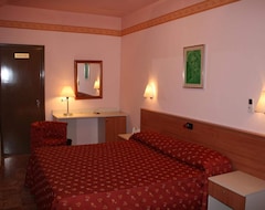 Khách sạn Hotel Delle Rose (Mestre, Ý)