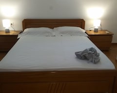 Aparthotel George Apartments By The Sea And Airport (Markopoulo, Grecia)