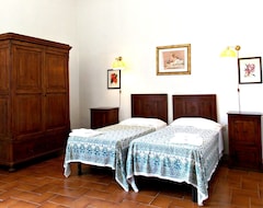Toàn bộ căn nhà/căn hộ Villa In Scarperia With 4 Bedrooms Sleeps 8 (Scarperia, Ý)