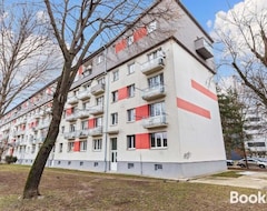 Toàn bộ căn nhà/căn hộ Tophome Apartment Ruzinov (Bernolákovo, Slovakia)