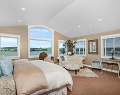 Toàn bộ căn nhà/căn hộ Luxury 5 Bedroom Home With Views Of The Bay - Sleeps 13 (Hercules, Hoa Kỳ)