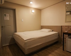 Otel Dongdaemun Hwasin Hostel (Seoul, Güney Kore)