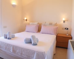 Tüm Ev/Apart Daire 6 Bedroom Accommodation In Perdika (Vergina, Yunanistan)